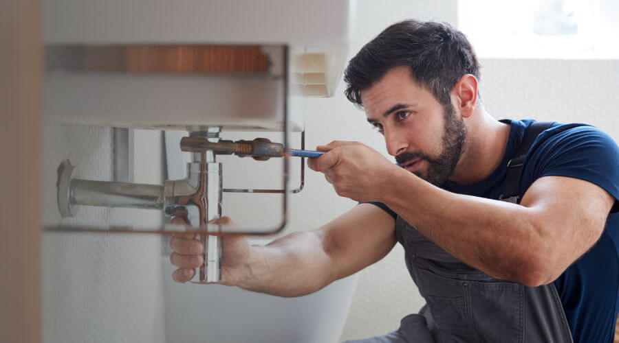 Expert burst pipe repair services in Dallas City, IL